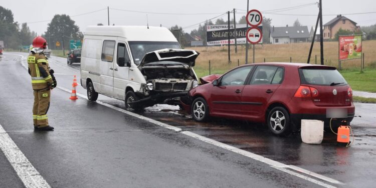 Nowa Dęba. Zderzenie na krajówce