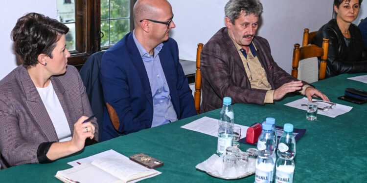 Sandomierz: Samorządowcy apelują do premiera o podjęcie działań ograniczających spekulacyjny wzrost cen hurtowych energii.