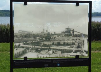 Tarnobrzeg. Szklany spacer nad Jeziorem Tarnobrzeskim