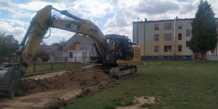 Mielec: Trwa budowa boiska wielofunkcyjnego