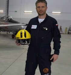 Jakub Kubicki, pilot z Fundacji Biało – Czerwone Skrzydła z Mielca