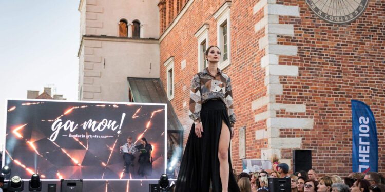 Sandomierz: Festiwal Krzemienia Pasiastego.