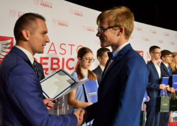 Dębica: Młodzi, zdolni ze stypendiami burmistrza