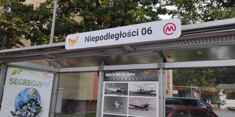 Mielec: Nowe oznaczenia na miejskich przystankach