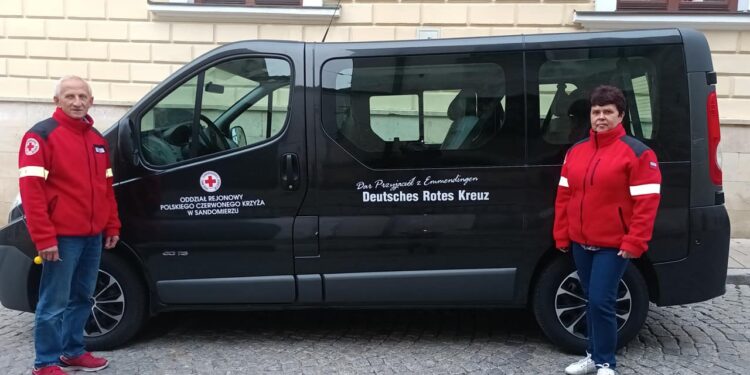 Sandomierz: Oddział rejonowy PCK ma nowy samochód.