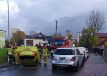 Tarnobrzeg. Dachowanie na Żeromskiego.