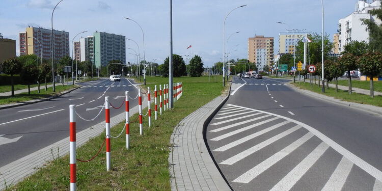Stalowa Wola: Zamiast przebudowy drogi powiatowej nr 1025R powiat może przebudować ulicę KEN