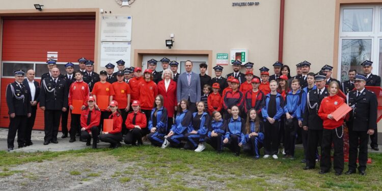 Zbydniów: Promesy dla MDP z Powiatu Stalowowolskiego rozdane