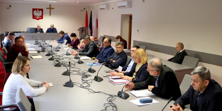 Mielec: Trzeba oszczędzać !