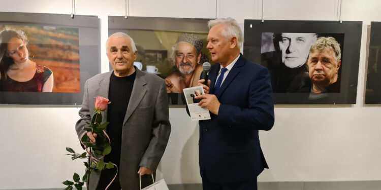 Stalowa Wola: Wystawa fotografii Mieczysława Wrońskiego w SDK