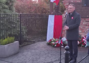 Padew Narodowa: Łukasiewicz z popiersiem….