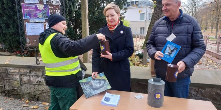 Sandomierz: Ostatni dzień cmentarnej kwesty.