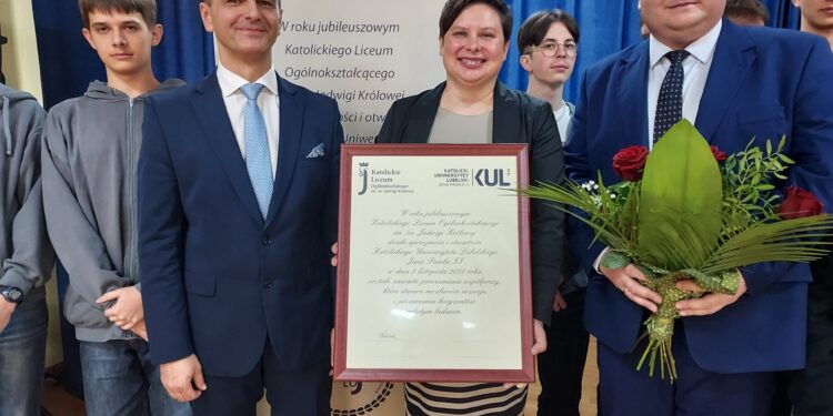 Sandomierz: Katolicki Uniwersytet Lubelski i Katolickie Liceum Ogólnokształcące podpisały umowę o współpracy.