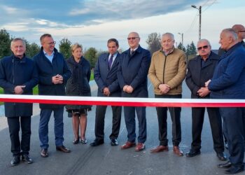 Chobrzany: Otwarcie przebudowanej drogi powiatowej.