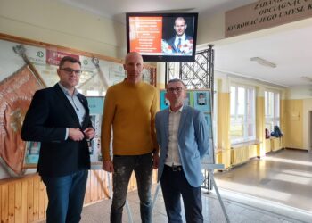 Sandomierz: Legenda piłki ręcznej – Karol Bielecki spotkał się z uczniami szkół podstawowych.