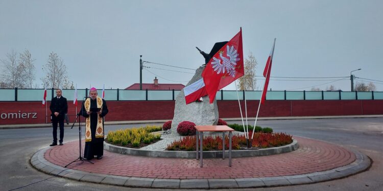 Sandomierz: Rondo 100-lecia Odzyskania Niepodległości w nowej odsłonie.