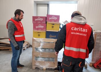 Sandomierz: Dwieście ton pomocy dla Ukrainy od Caritas Diecezji Sandomierskiej.