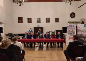 Sandomierz: Koła gospodyń wiejskich spotkały się z parlamentarzystami.