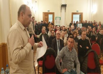 Tarnobrzeg. Mówią „stop” podwyżce. Emocje na spotkaniu najemców TTBS z  władzami miasta i spółki.