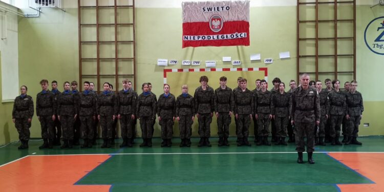 Tarnobrzeg. Przysięga klas mundurowych w Górniku