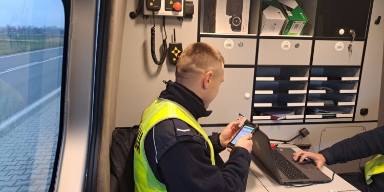 Mielec: Ambulans Pogotowia Ruchu Drogowego