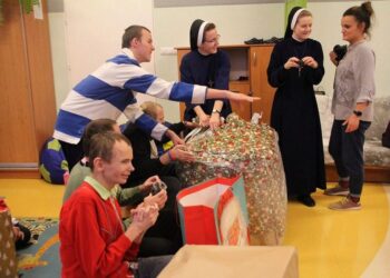 Tarnobrzeg. Zbiórka na rzecz niepełnosprawnych chłopców i mężczyzn.