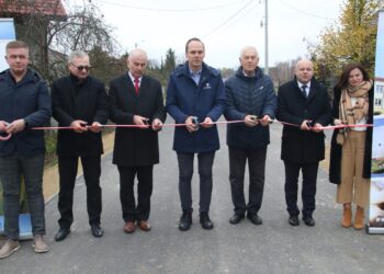 Dąbrówka: Blisko 4 kilometry zmodernizowanej drogi do Borków