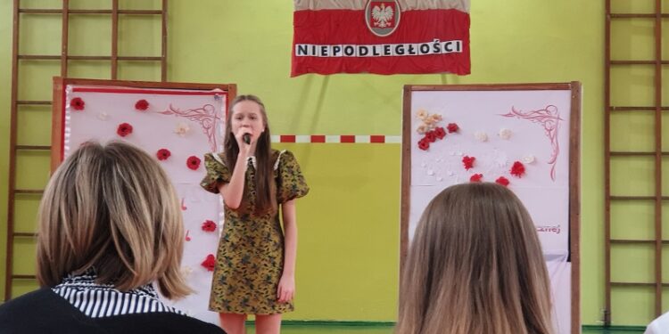 Tarnobrzeg. „Malowali muzyką” najważniejsze wydarzenia z dziejów Polski.