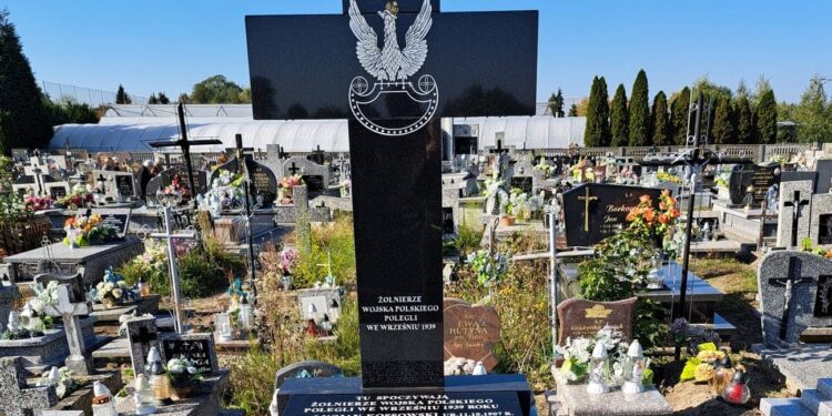 Grębów. Wyremontowano mogiłę żołnierzy poległych w 1939 r.