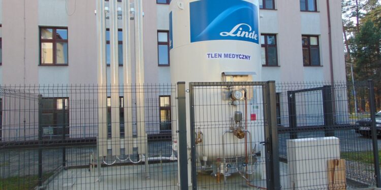 Nowa Dęba. Szpital ma nowe zbiorniki na tlen medyczny