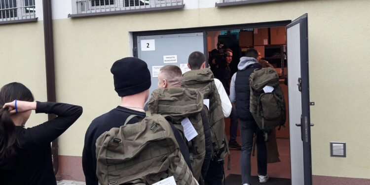 Nisko: Ochotnicy rozpoczęli ostatni w tym roku szkolenie w ramach Dobrowolnej Zasadniczej Służby Wojskowej