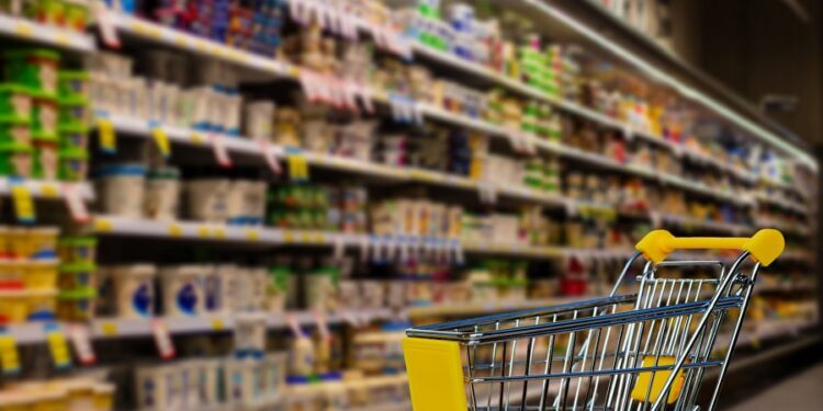 Tarnobrzeg. Świąteczna zbiórka żywności.