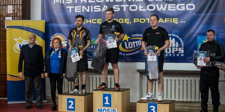 Tarnobrzeg: Świąteczny Turniej Tenisa Stołowego