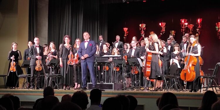 Mielec: Z szampanem przez świat…