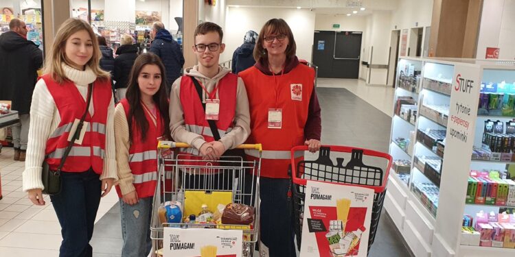 Sandomierz: Zbiórka Żywności Caritas „Tak! Pomagam”.