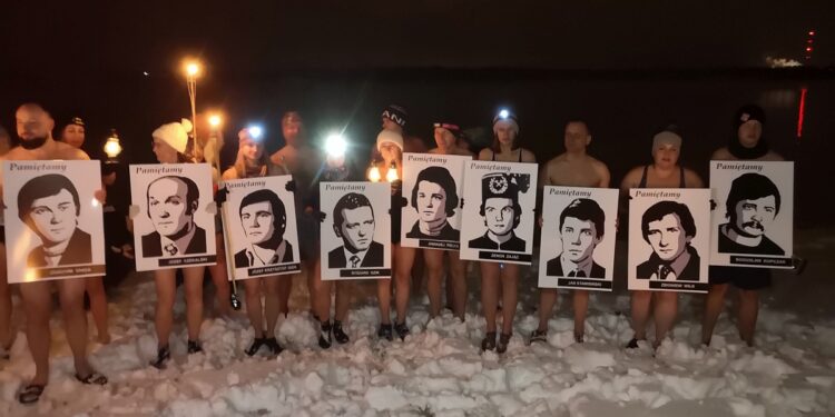 Grębów. Nagrodzili hodowców za najlepsze gołębie