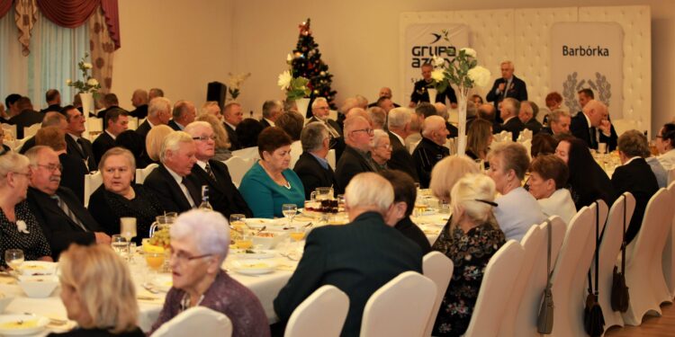 Staszów: Emeryci z Siarkopolu świętowali Barbórkę.