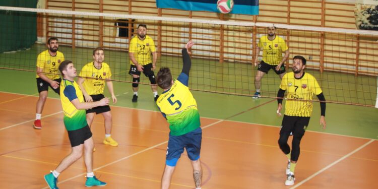 Staszów: Siatkarze ze starostwa Staszów najlepsi