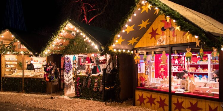 Nowa Dęba. Świąteczny kiermasz przy SOK