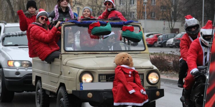 Tarnobrzeg. XIX Parada Mikołajów.