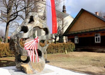 Padew Narodowa: Marzec- zakończenie roku Łukasiewicza
