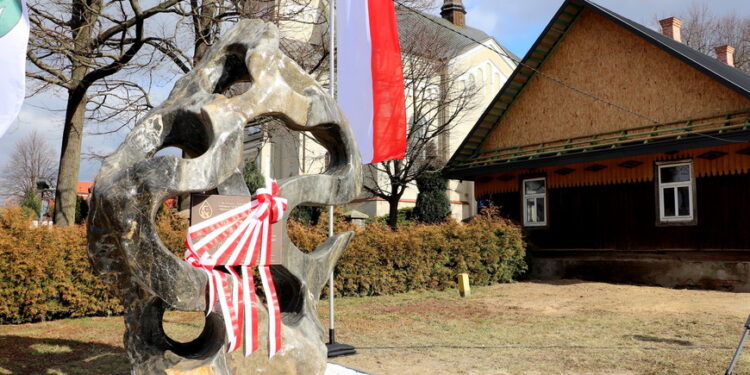 Padew Narodowa: Marzec- zakończenie roku Łukasiewicza