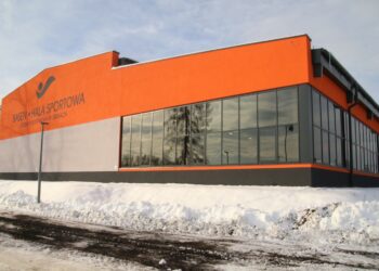 Stany: Pływalnia z halą sportową przy szkole oddana do użytku