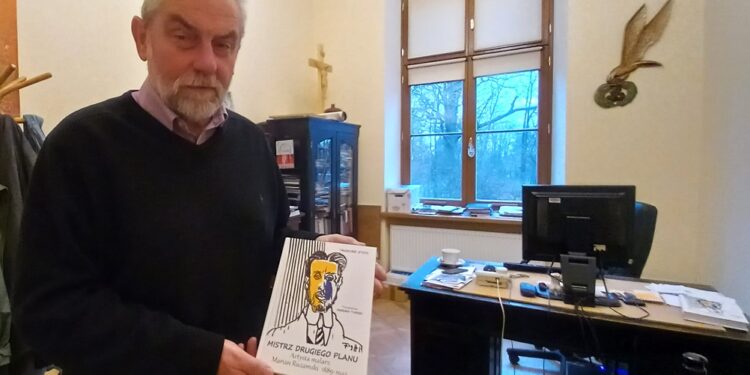 Tarnobrzeg. Promocja książki o wybitnym malarzu związanym z Tarnobrzegiem.