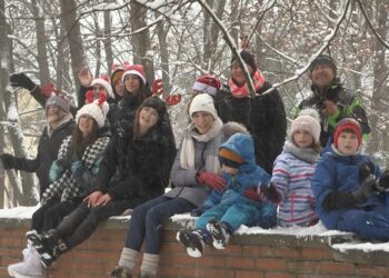 Tarnobrzeg. Nauczyciele i uczniowie z „Górnika” nagrali świąteczną piosenkę.