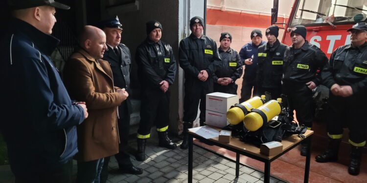 Samborzec: Strażacy ochotnicy doposażeni w nowy sprzęt.