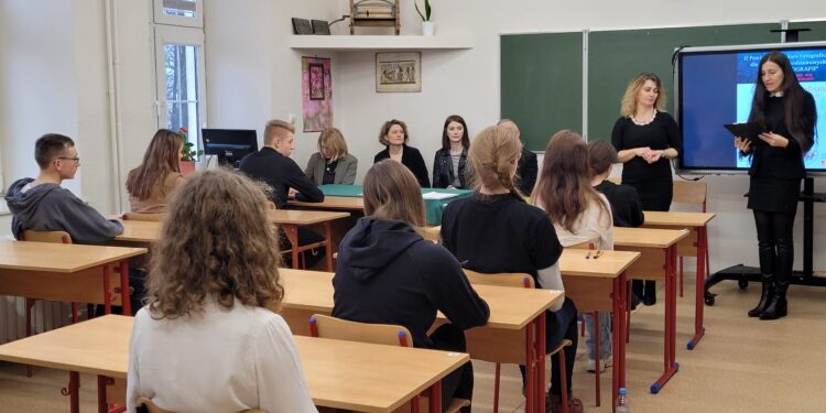 Sandomierz: Dyktando z królewskim miastem w tle.