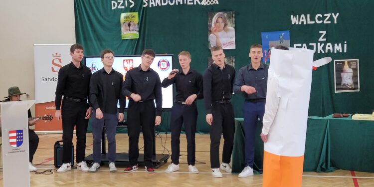 Sandomierz: „Sąd na papierosem”.