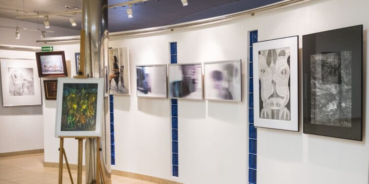 Tarnobrzeg. Dwie wystawy w Galerii TDK.