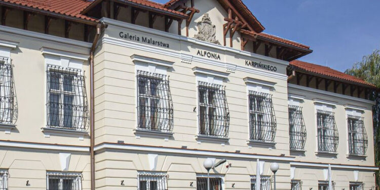 Stalowa Wola: Dobiegła końca modernizacja zabytkowego budynku Galerii Karpińskiego.